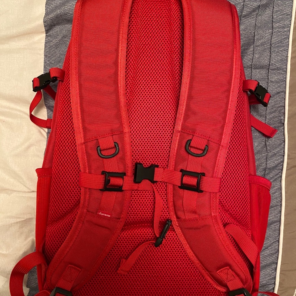 Authentic Supreme Backpack - Picture 4 of 5